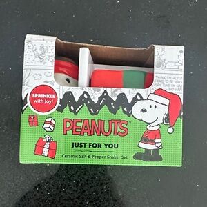 Peanuts Snoopy salt and pepper shakers
